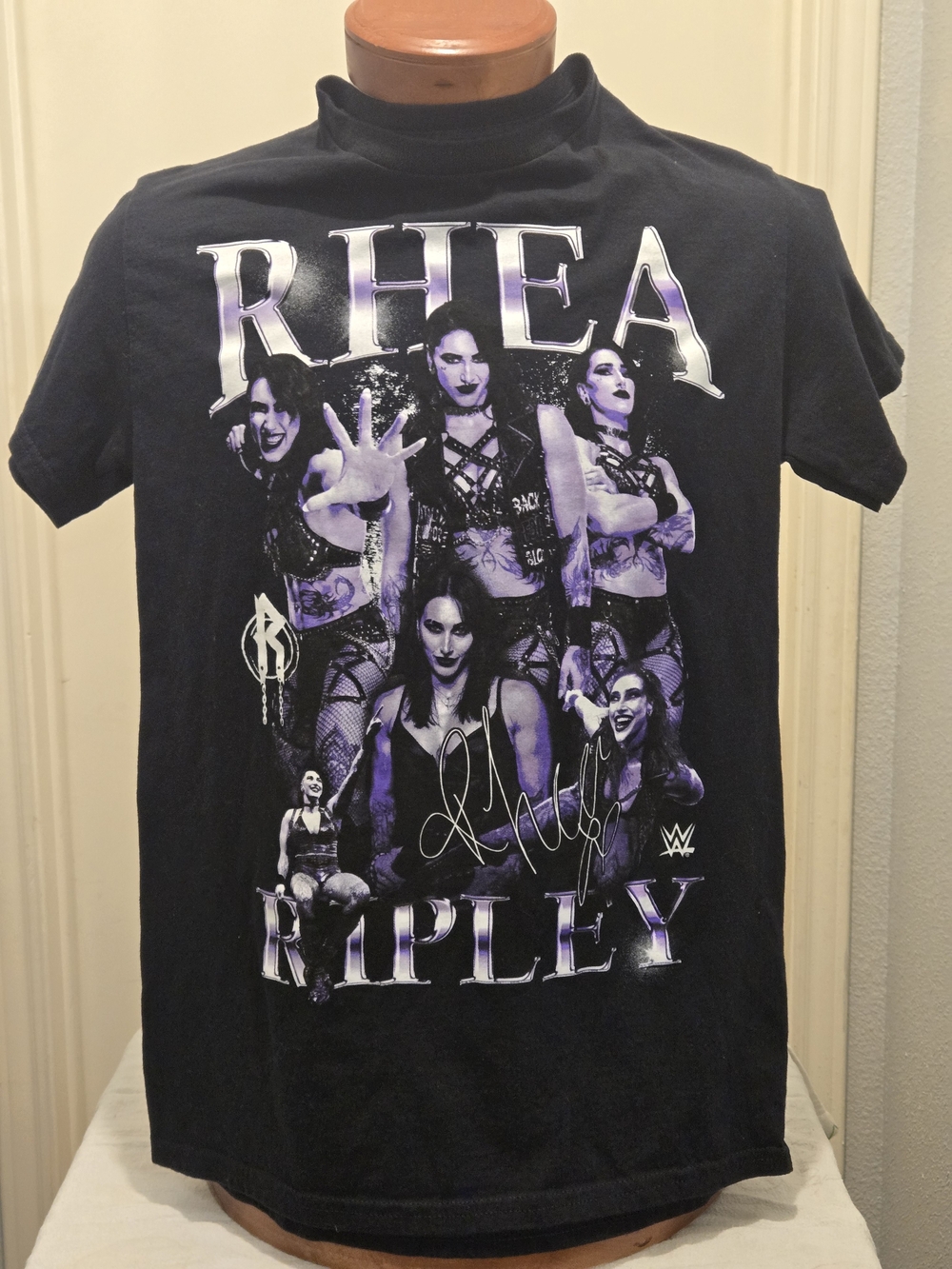 WWE, Rhea Ripley Black and Purple Graphic Tee, S
